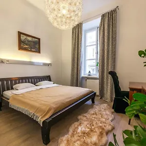 https://freta-unique-old-town-apartment.warsawhotelspoland.com